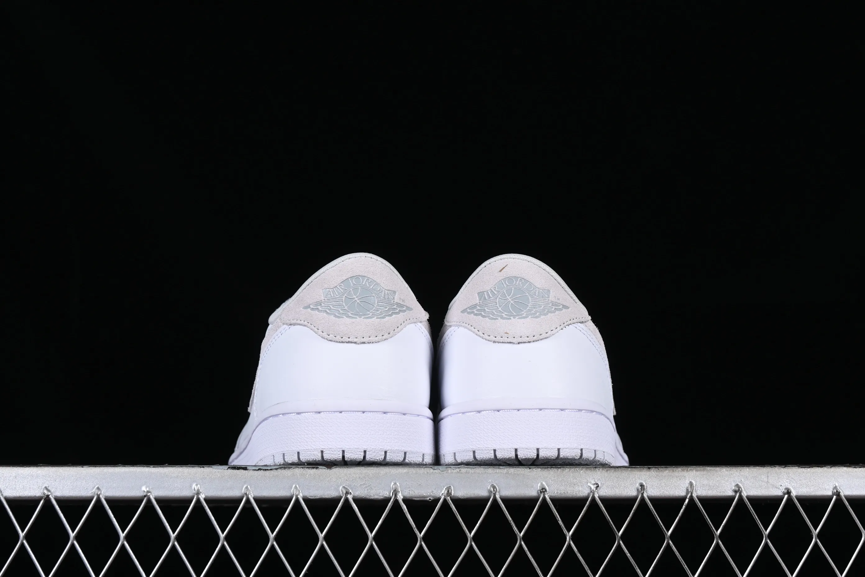 All categories Air Jordan Jordan series basketball shoes Air Jordan 1 Low G version pure original Air Jordan 1 Low OG "Shattered Backboard" AJ1 Joe 1 customized version white buckle shredded full head layer low-top basketball shoes CZ0790-100